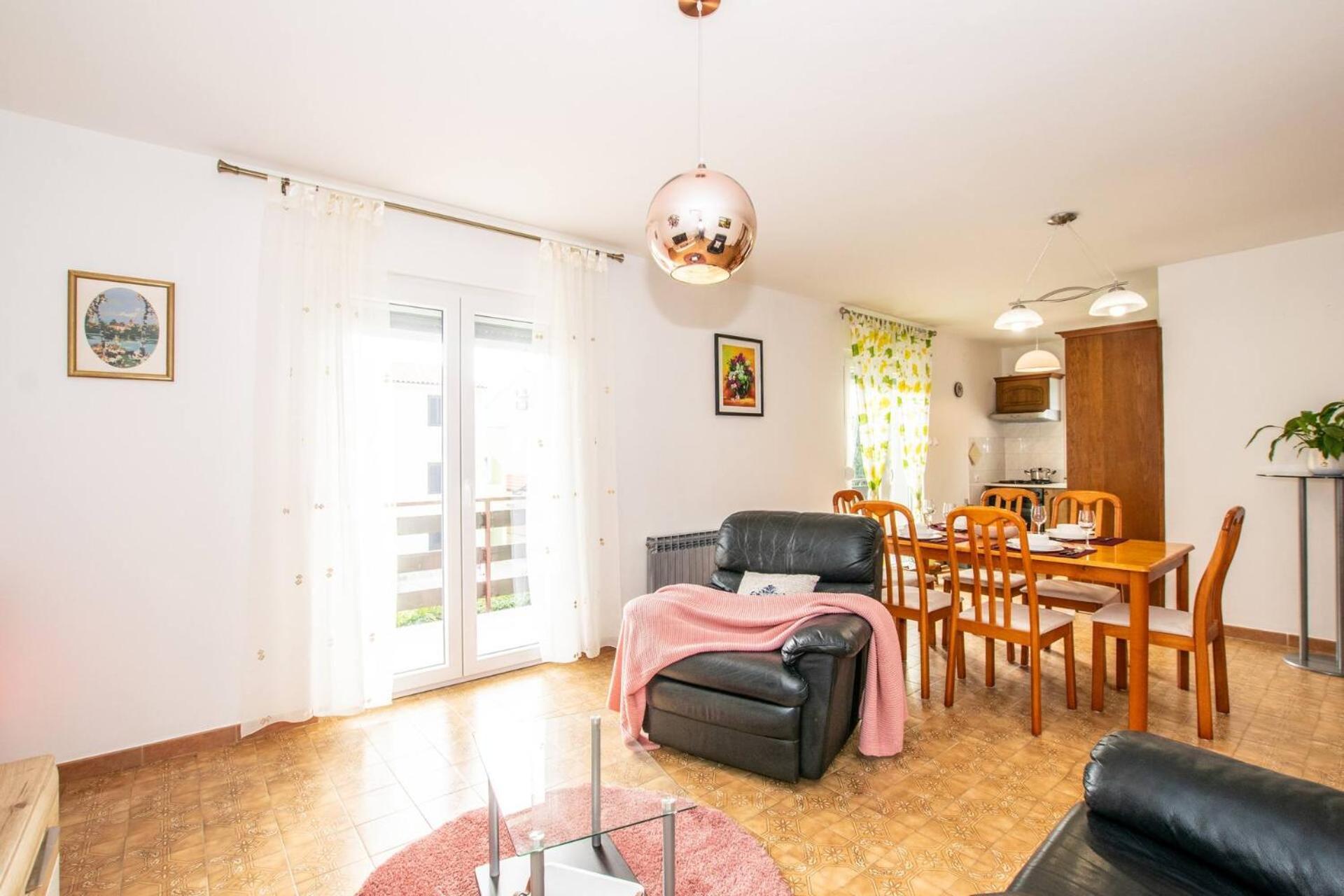 Family House With 2 Apartments - Irma メドゥリン エクステリア 写真