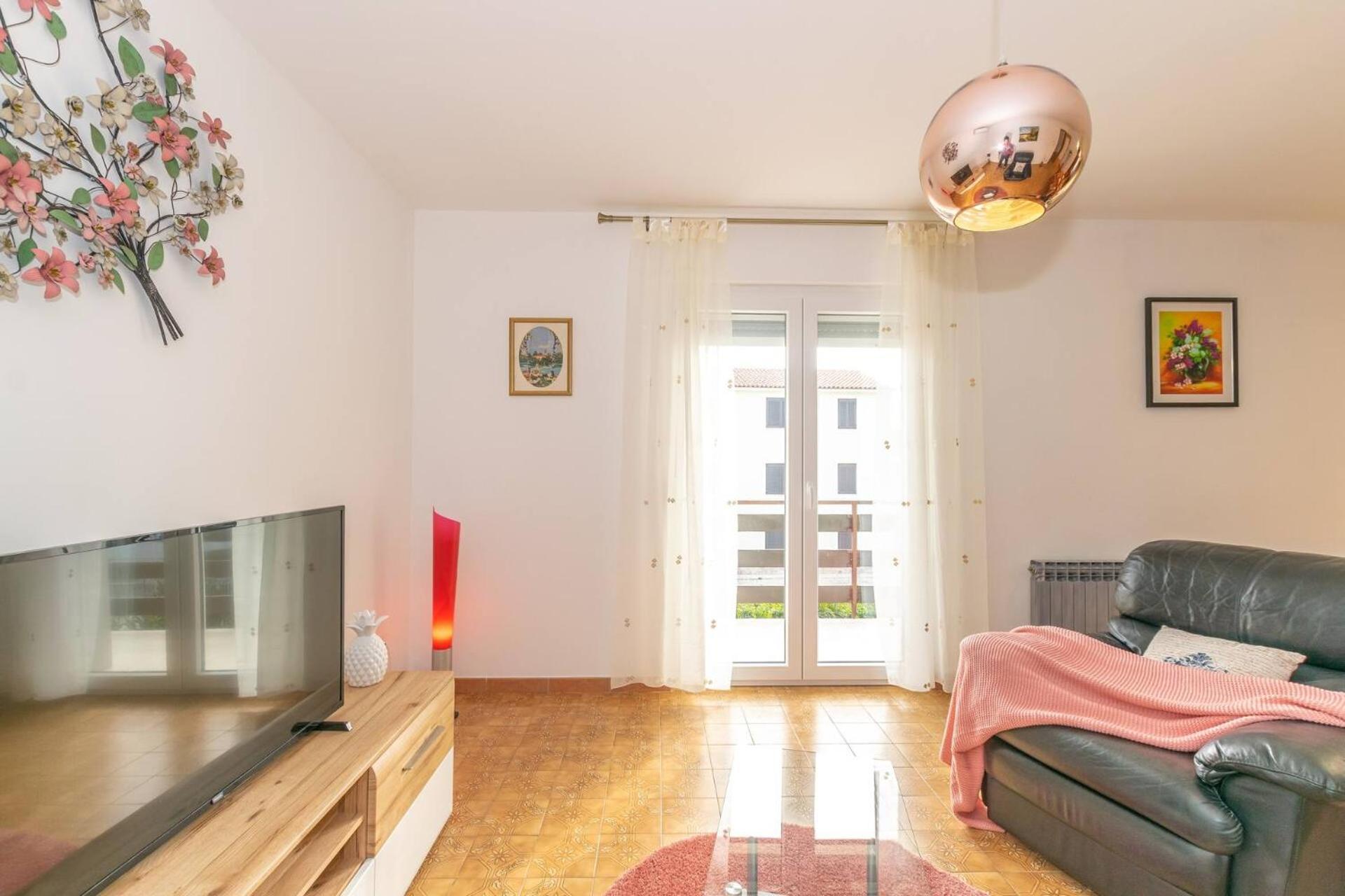 Family House With 2 Apartments - Irma メドゥリン エクステリア 写真