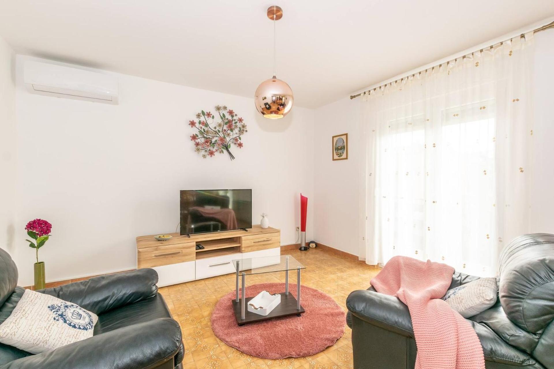 Family House With 2 Apartments - Irma メドゥリン エクステリア 写真