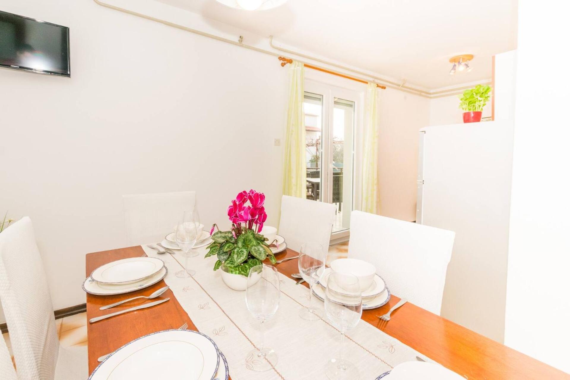 Family House With 2 Apartments - Irma メドゥリン エクステリア 写真