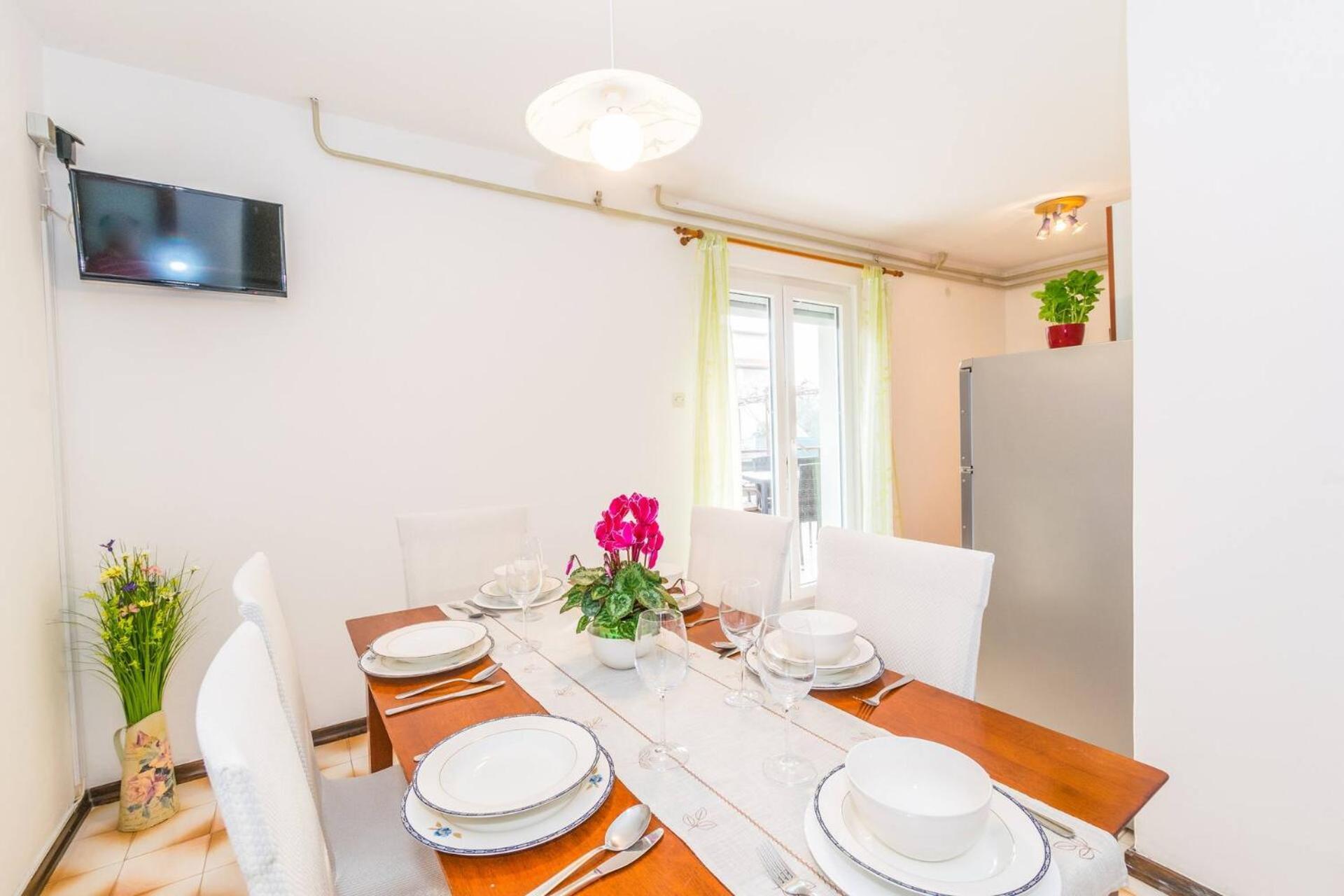 Family House With 2 Apartments - Irma メドゥリン エクステリア 写真